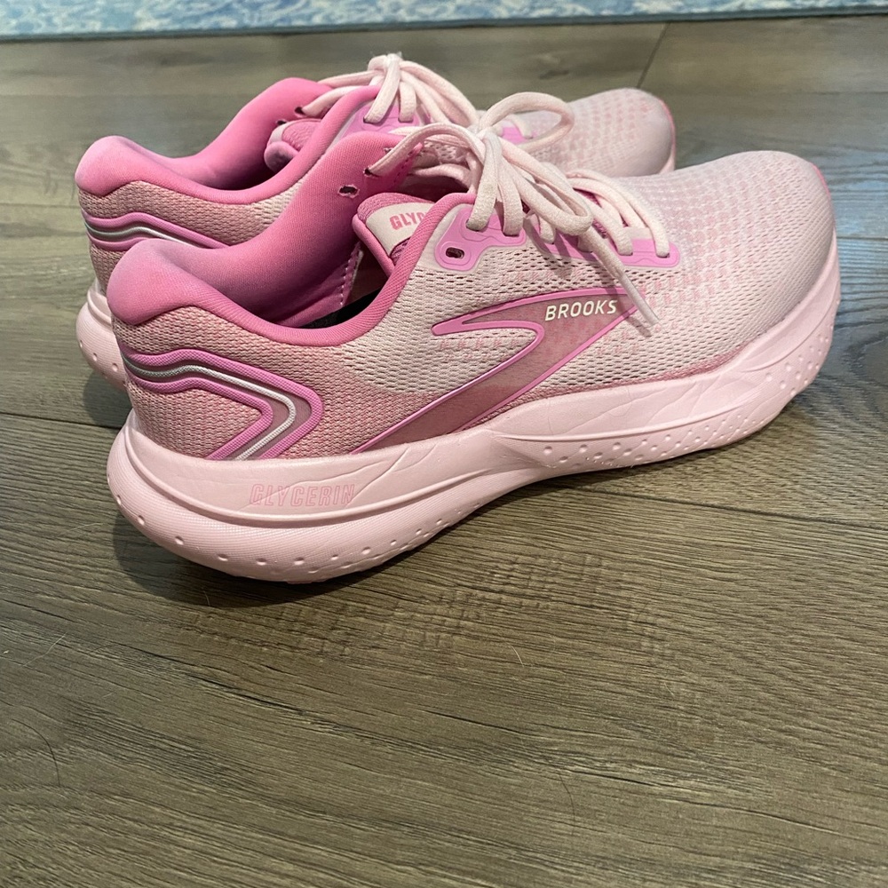 Pink Brooks Glycerin 21